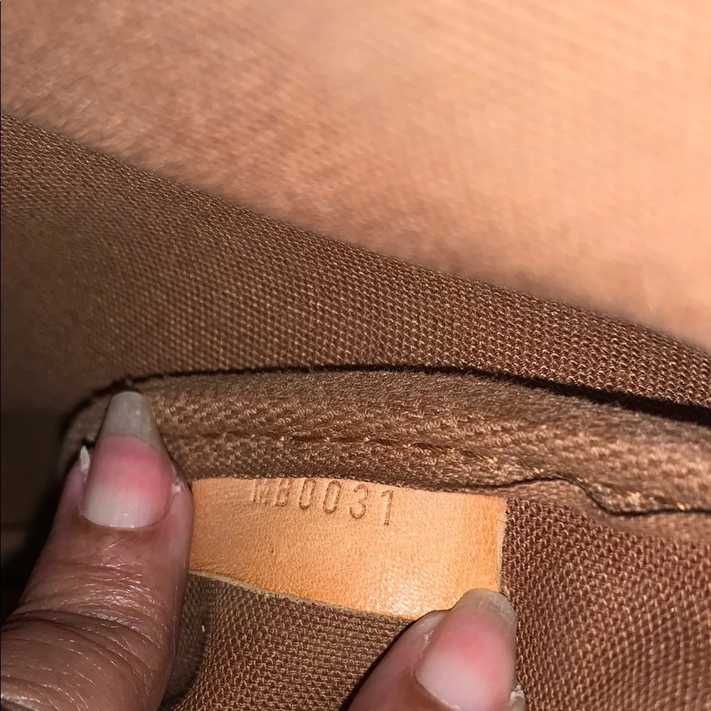 Louis Vuitton Suamur 35 Brown Double Crossbody Bag with Flap Closure - Picture 10 of 14